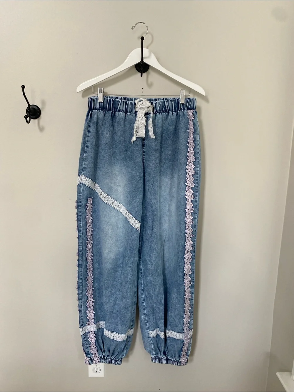POL Bohemian Lace Tim Denim Joggers SZ Large Womens